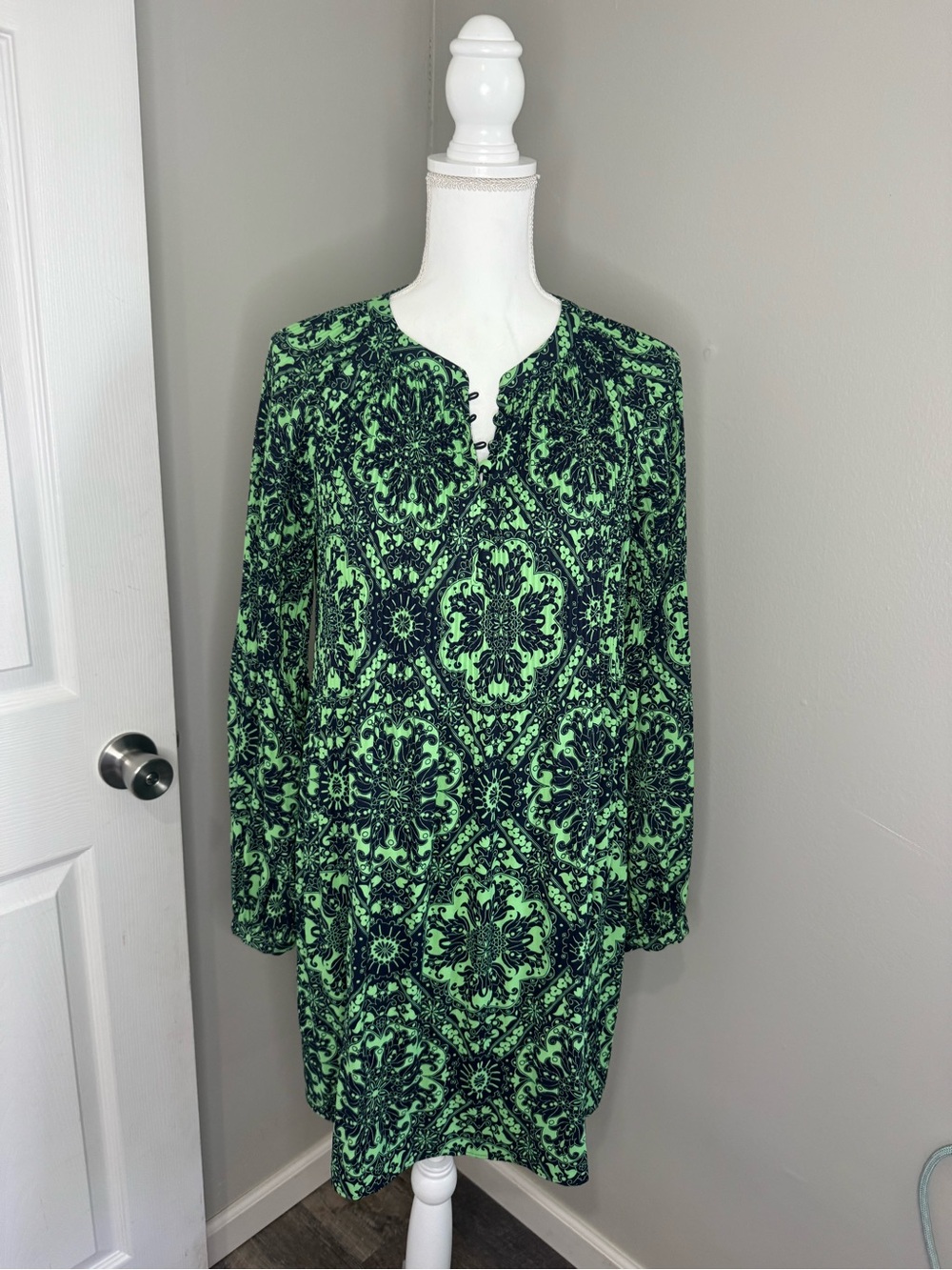 LOFT Green and Black Printed Long-Sleeve Dress
